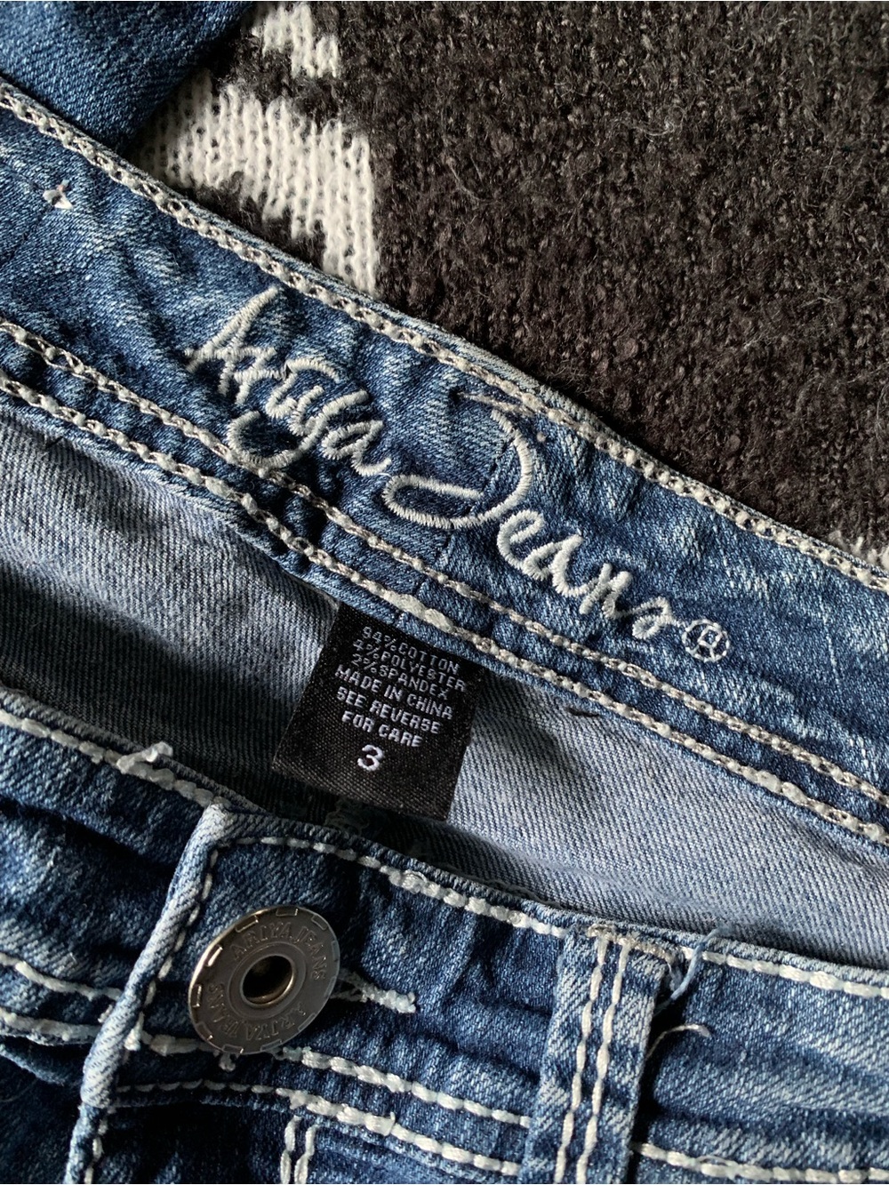 Low Rise Bootcut Jeans - Picture 5 of 6
